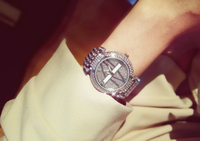 Luxury Diamond Quartz Watch null