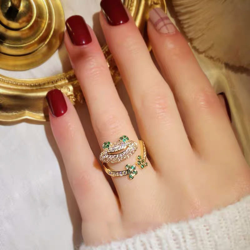 Personality Playful Frog Ring null