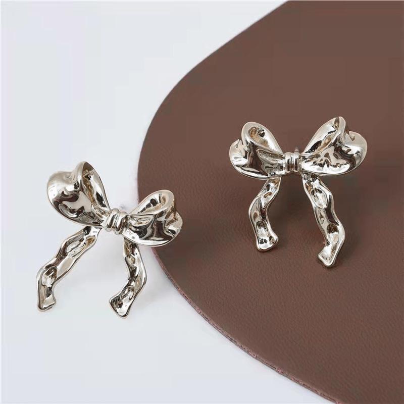 Versatile Bow Earrings null