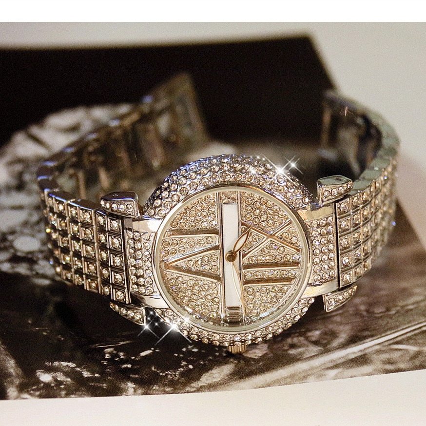 Luxury Diamond Quartz Watch null